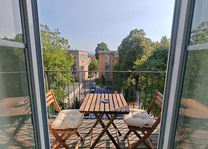 Apartma Mabo - *
